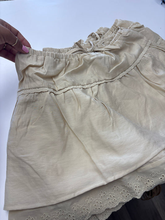 Mini skirt flowy