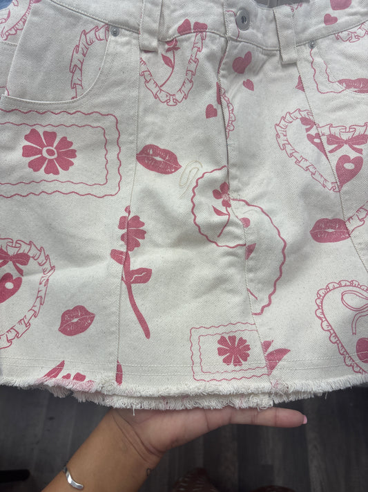 Graphic mini skirt