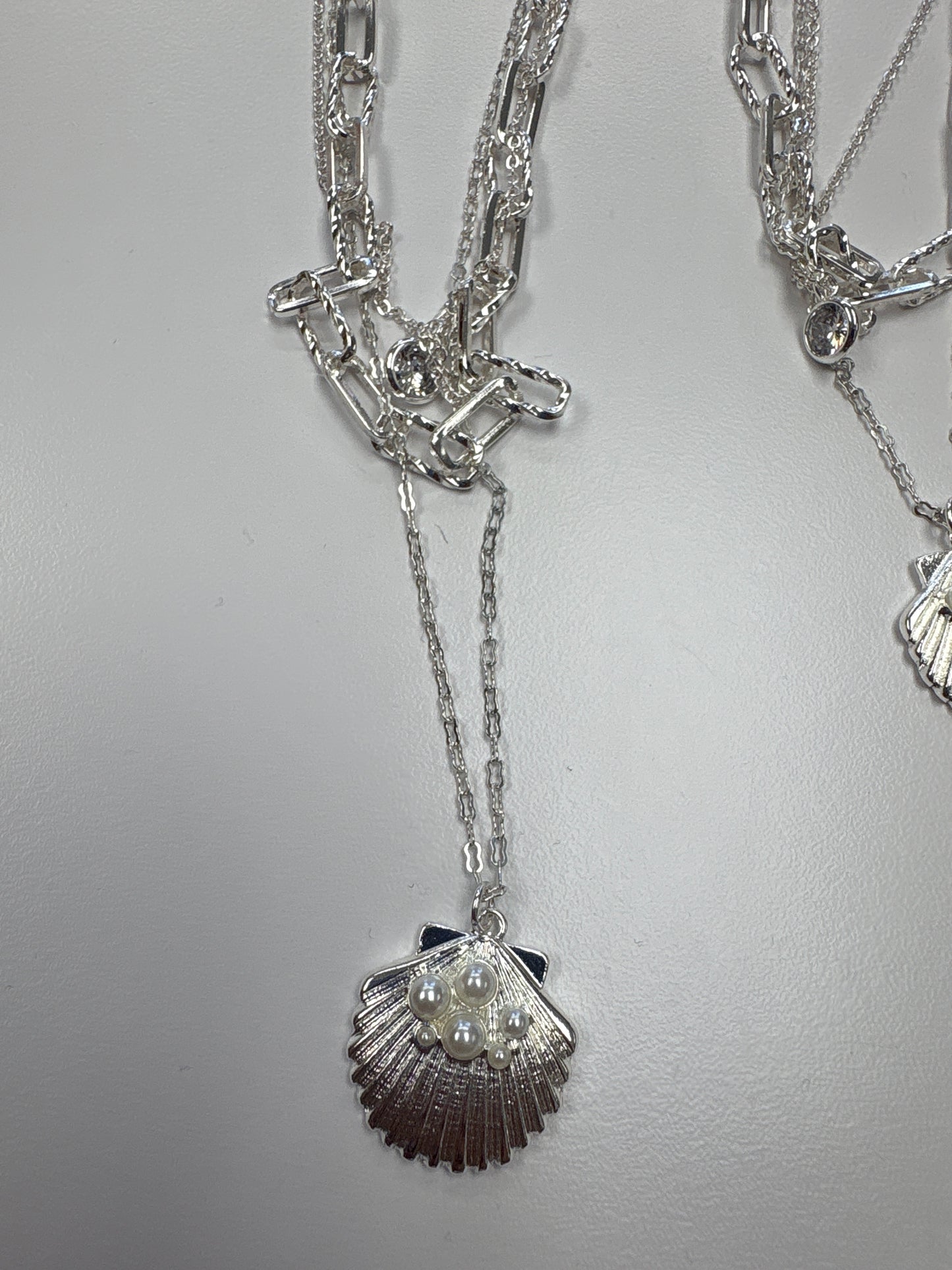 Pearl shell necklace