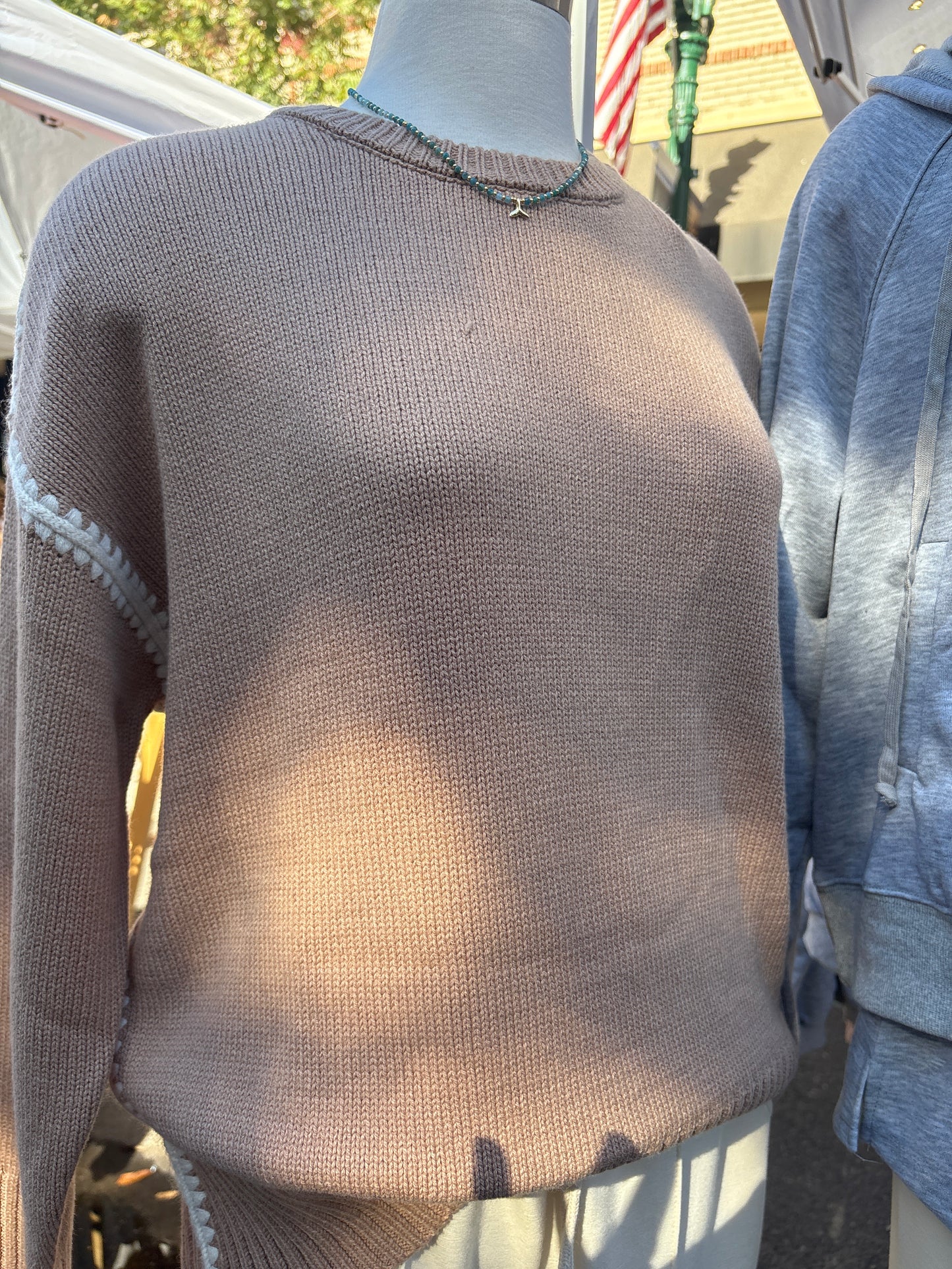 Sweater contrast stitch